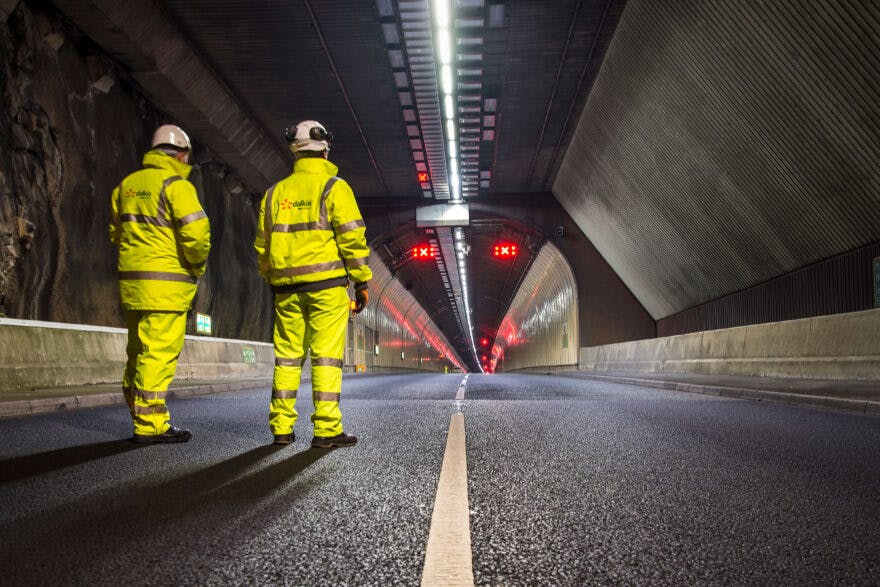 2 Engineers in High Viz PPE in a Road Tunnel | Dalkia